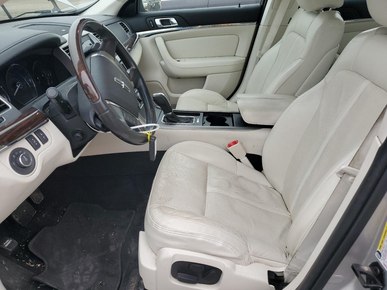 LINCOLN MKS 2010 — 8