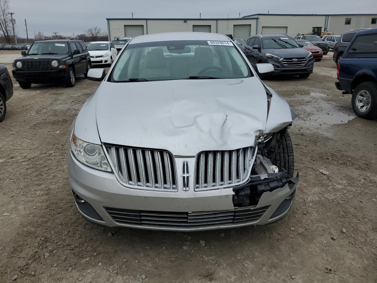 LINCOLN MKS 2010 — 6