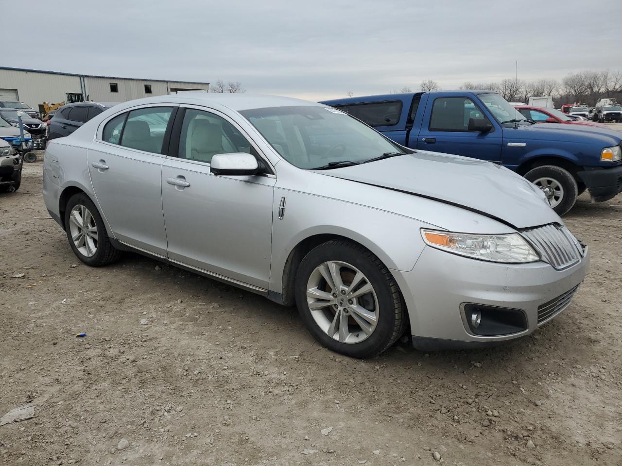 LINCOLN MKS 2010 — 5