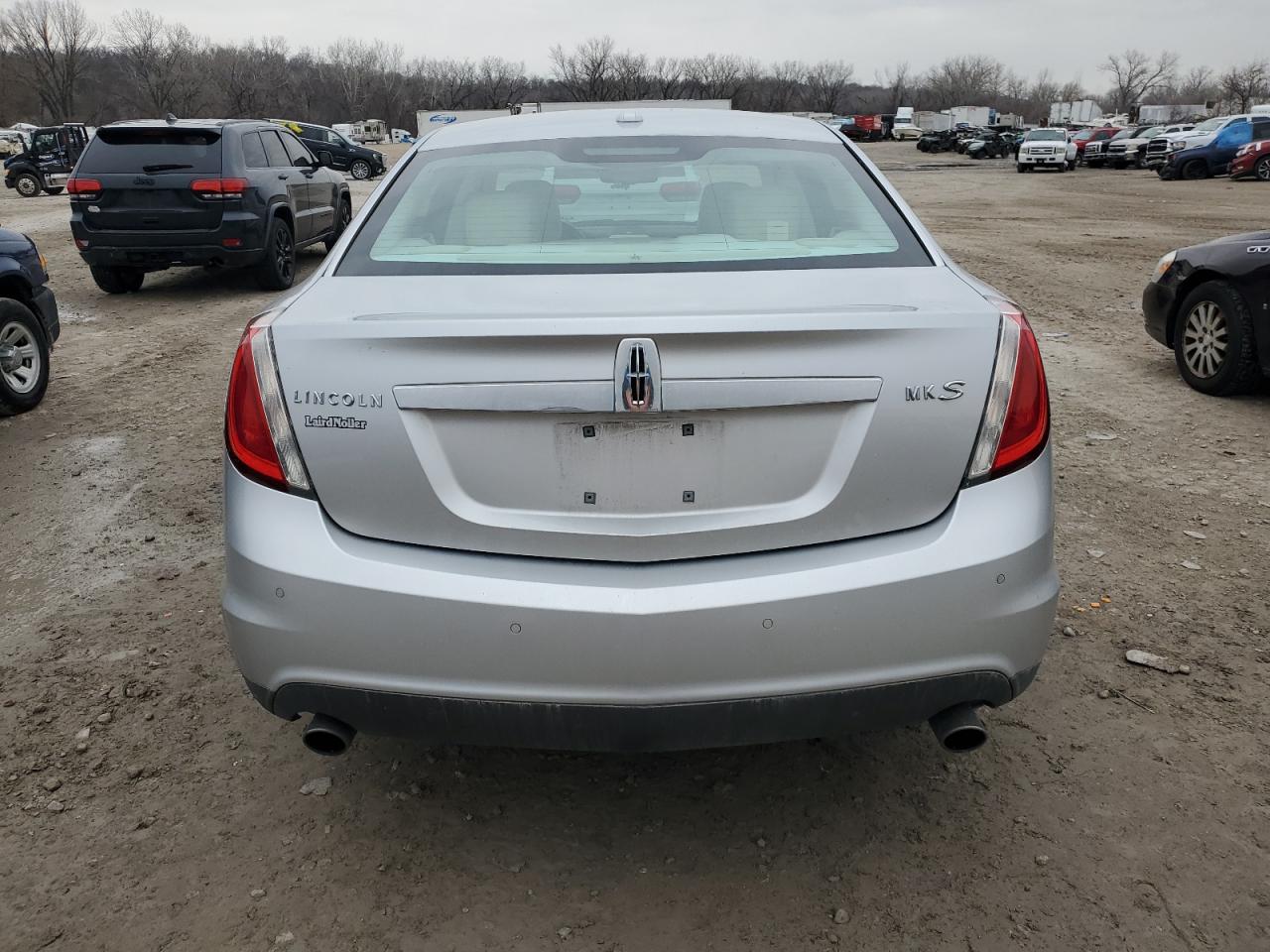 LINCOLN MKS 2010 — 7