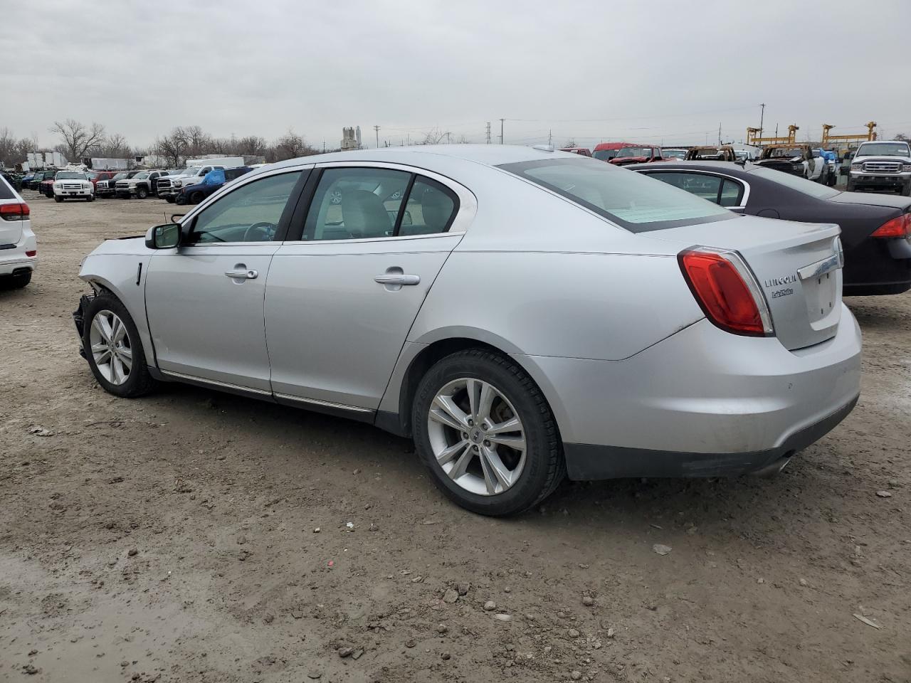 LINCOLN MKS 2010 — 3