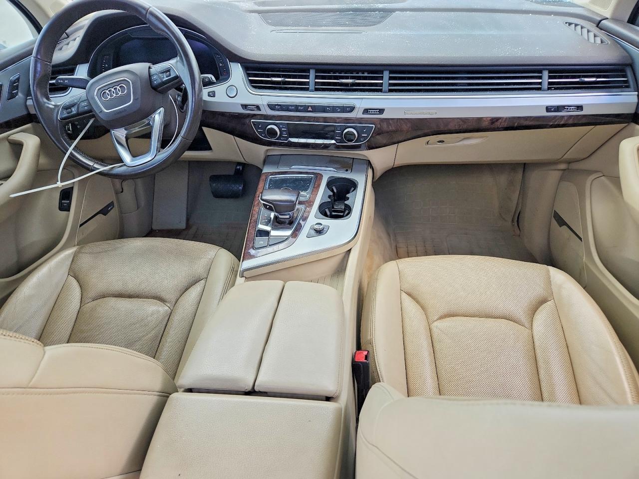 AUDI Q7 2019 — 9