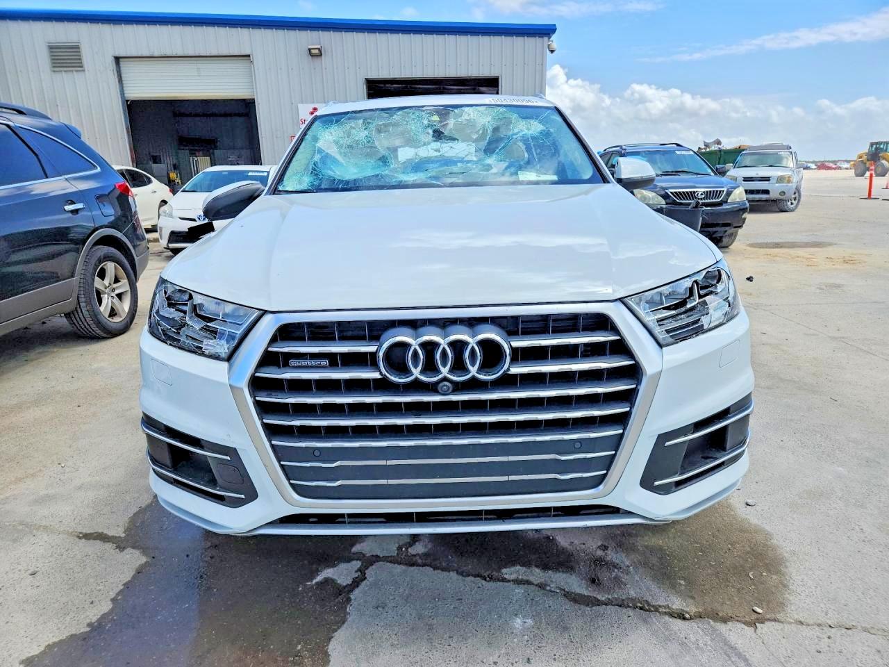 AUDI Q7 2019 — 6