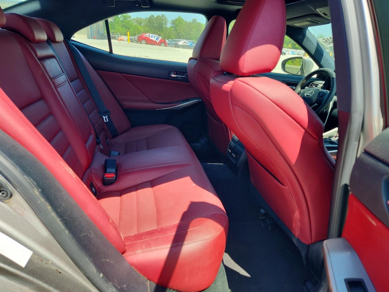 LEXUS IS 2015 — 11