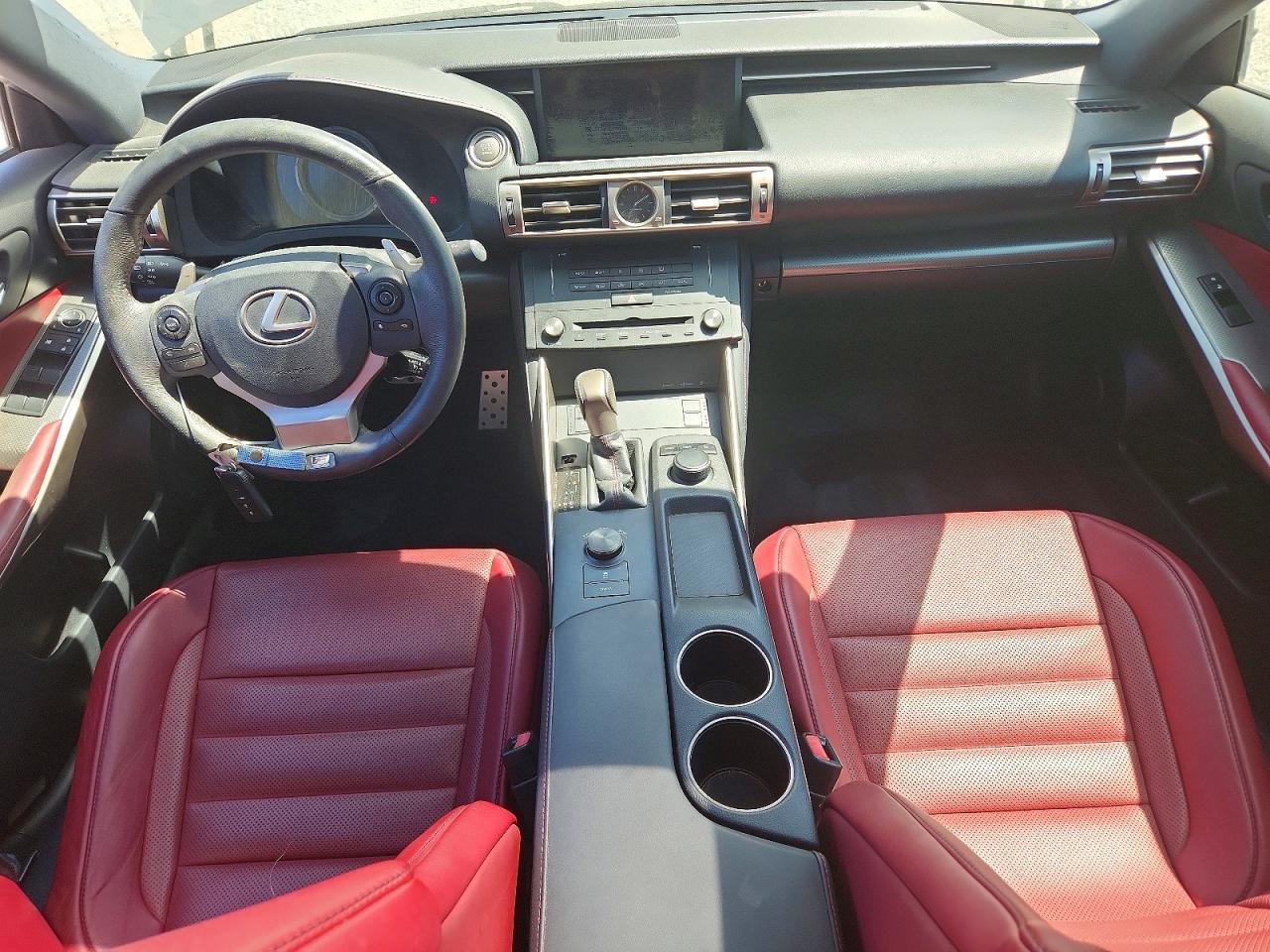 LEXUS IS 2015 — 9