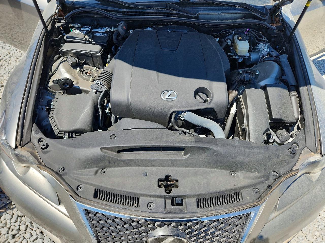 LEXUS IS 2015 — 12