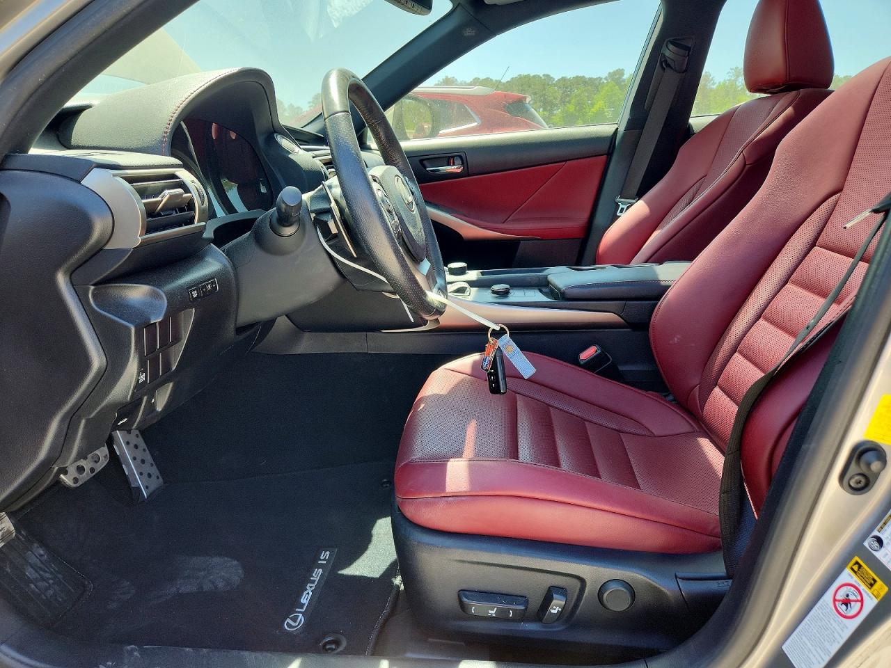 LEXUS IS 2015 — 8