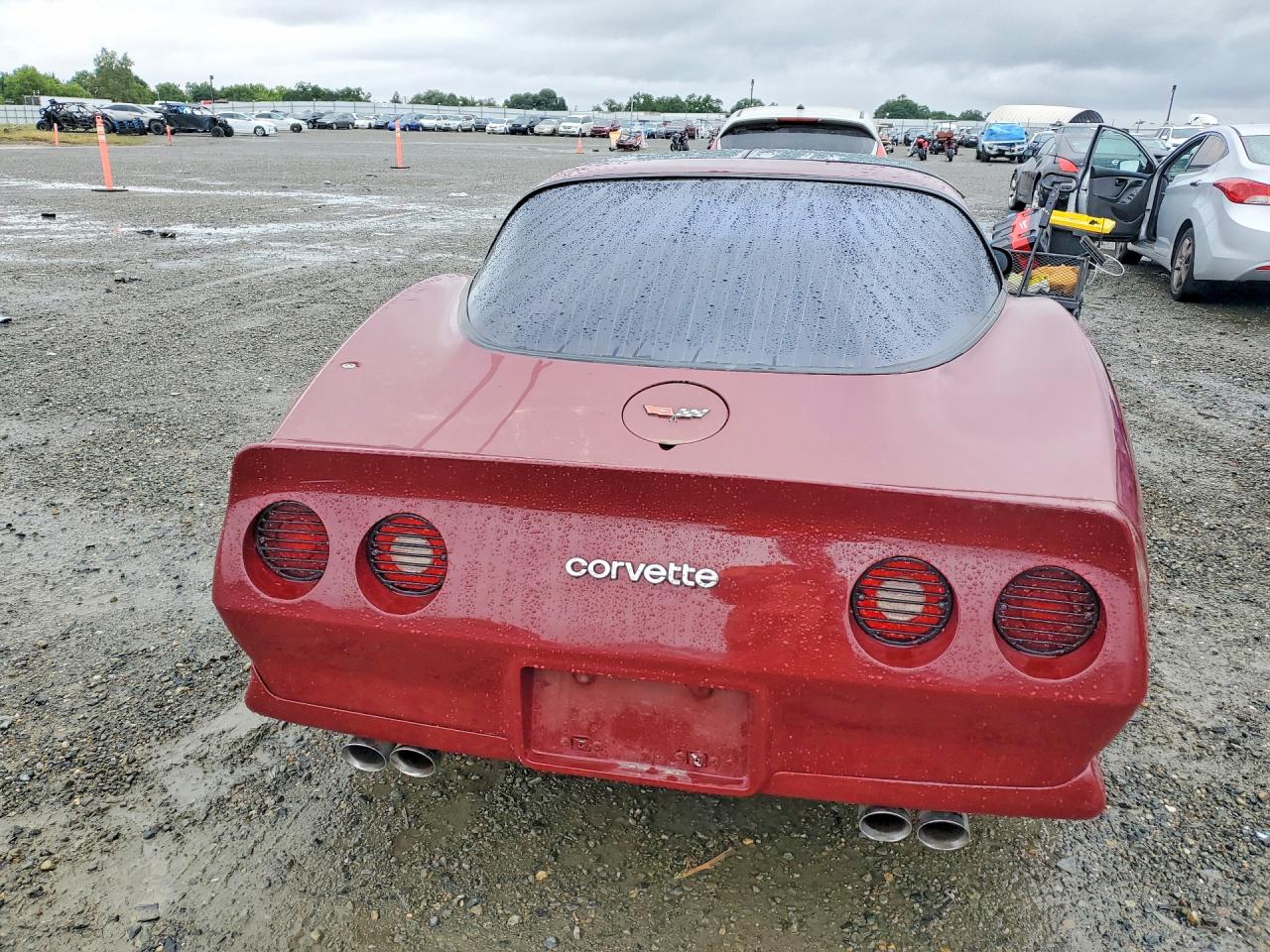 CHEVROLET CORVETTE 1982 — 7