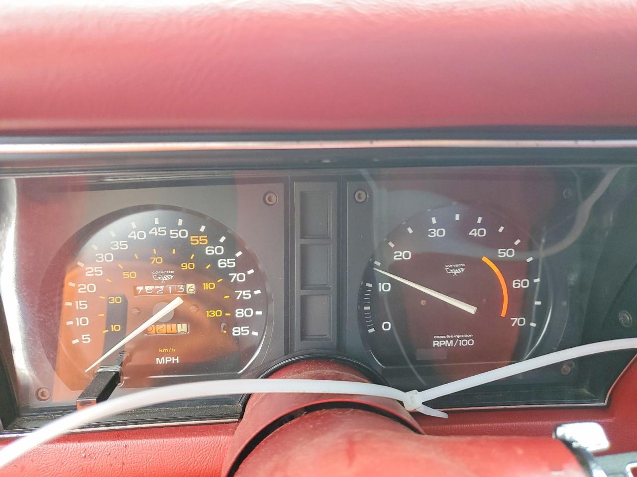 CHEVROLET CORVETTE 1982 — 10
