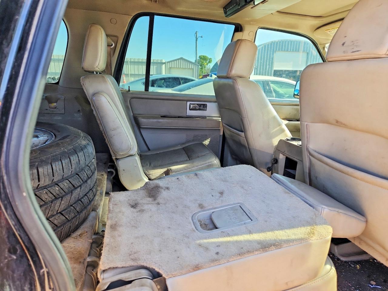 FORD EXPEDITION 2008 — 12