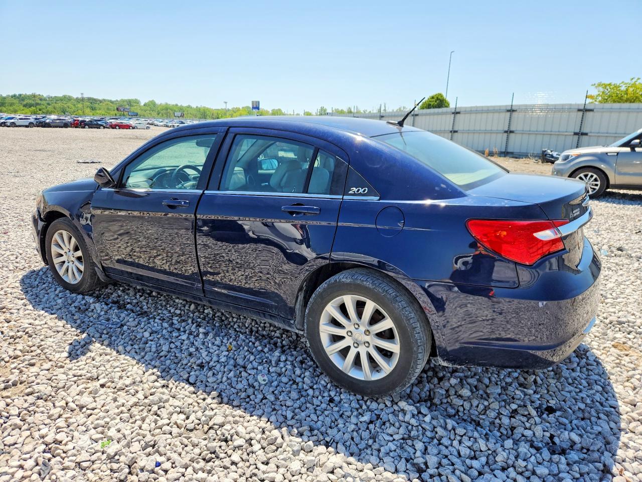 CHRYSLER 200 2013 — 3