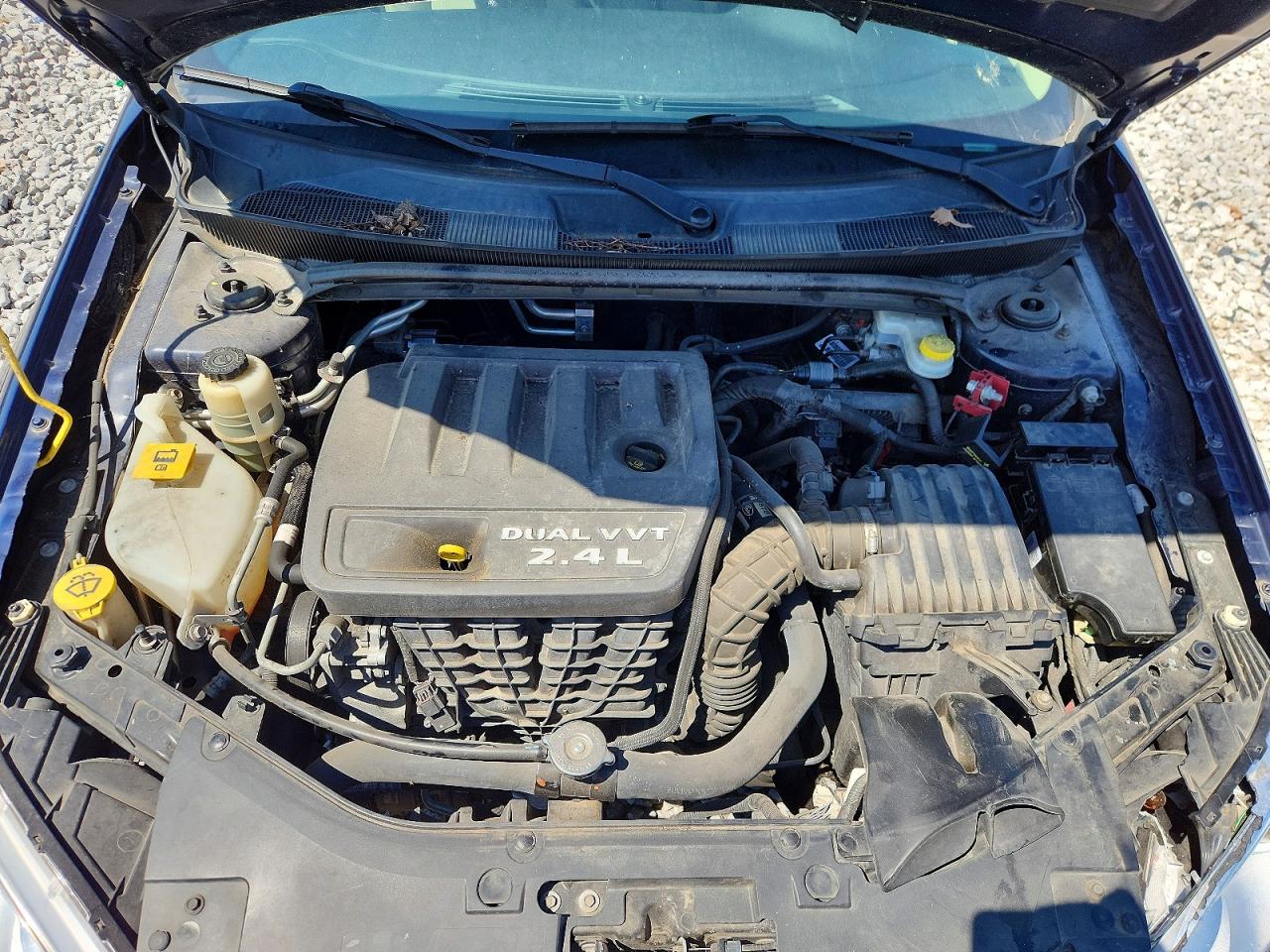 CHRYSLER 200 2013 — 12