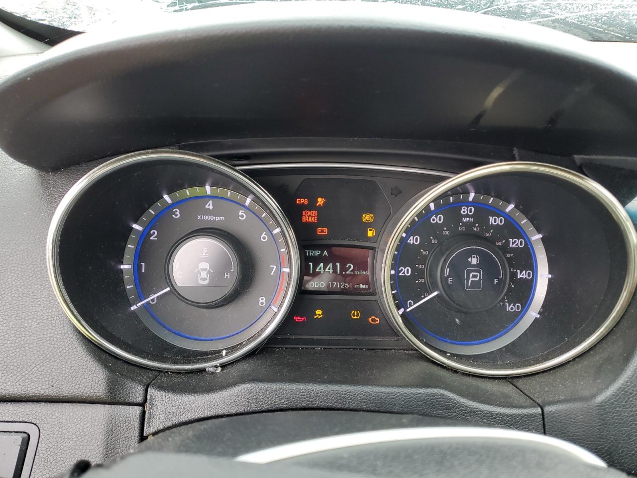 HYUNDAI SONATA 2011 — 10