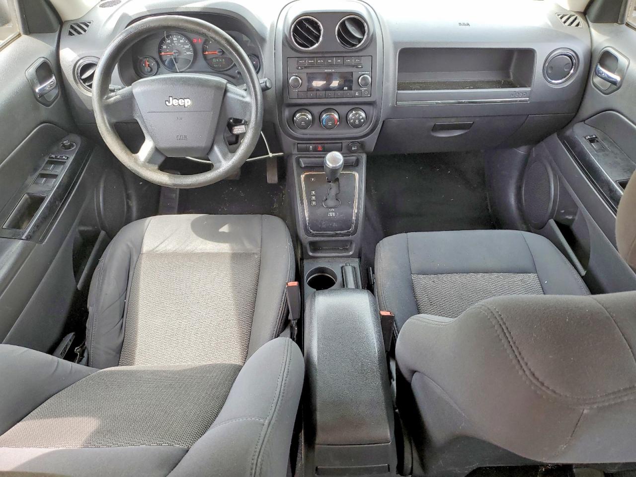 JEEP PATRIOT 2010 — 9