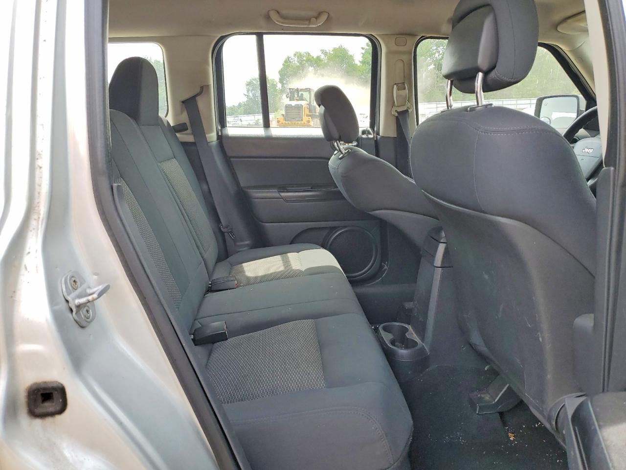 JEEP PATRIOT 2010 — 11