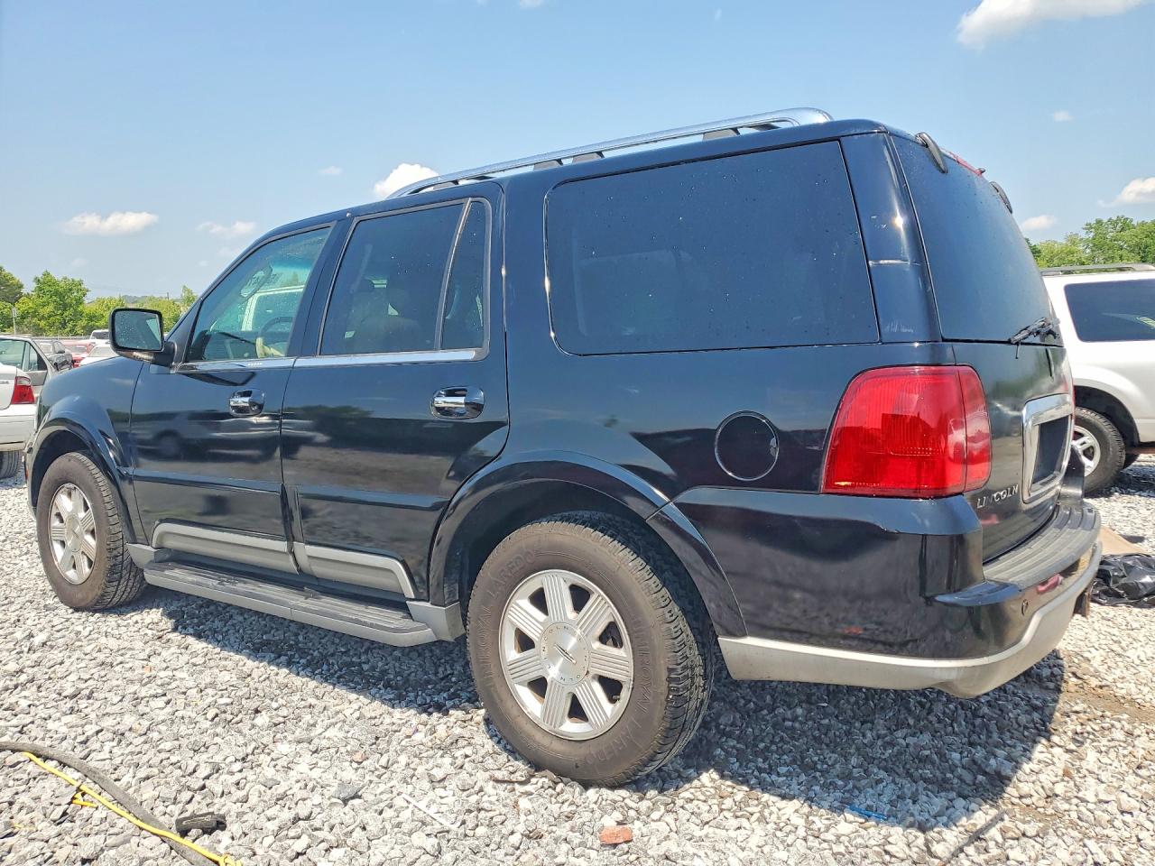 LINCOLN NAVIGATOR 2003 — 3