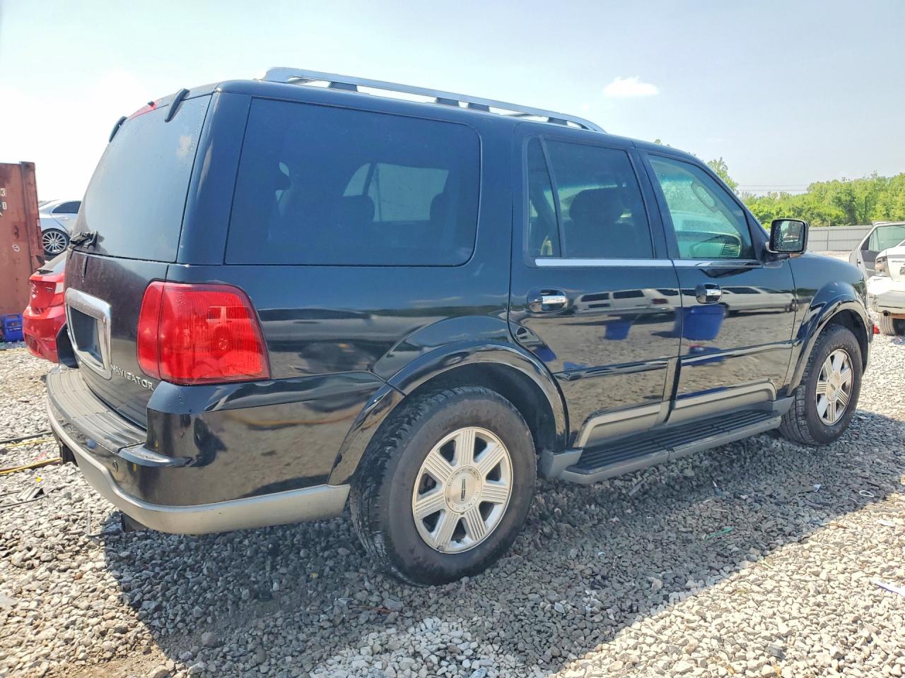 LINCOLN NAVIGATOR 2003 — 4