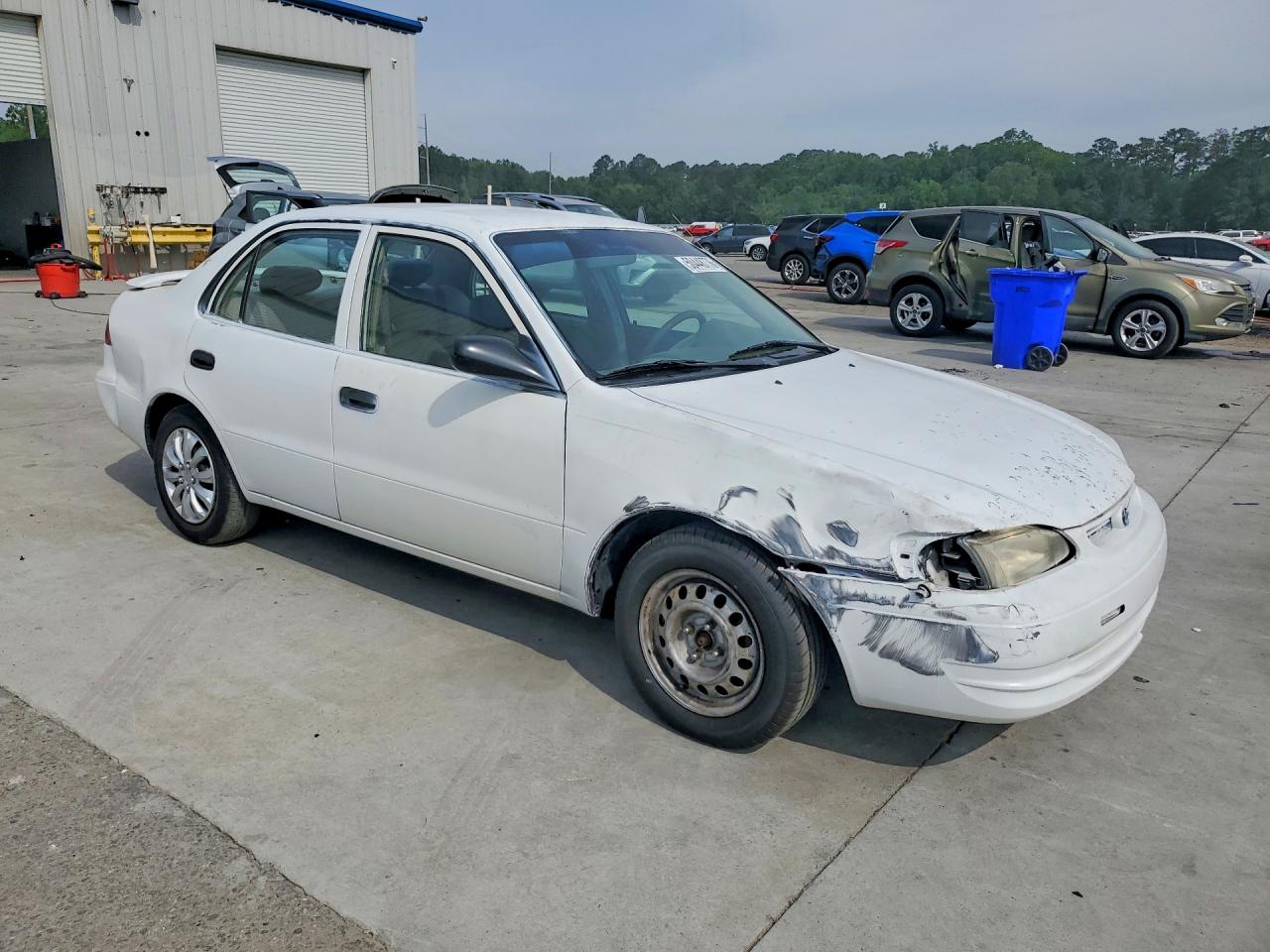 TOYOTA COROLLA 2000 — 5