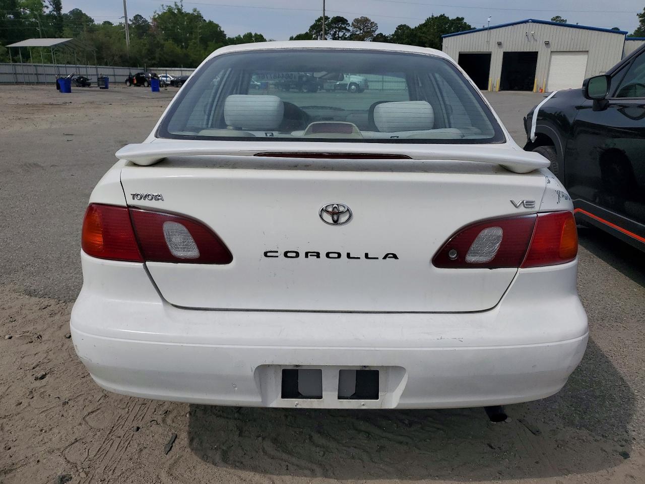 TOYOTA COROLLA 2000 — 7