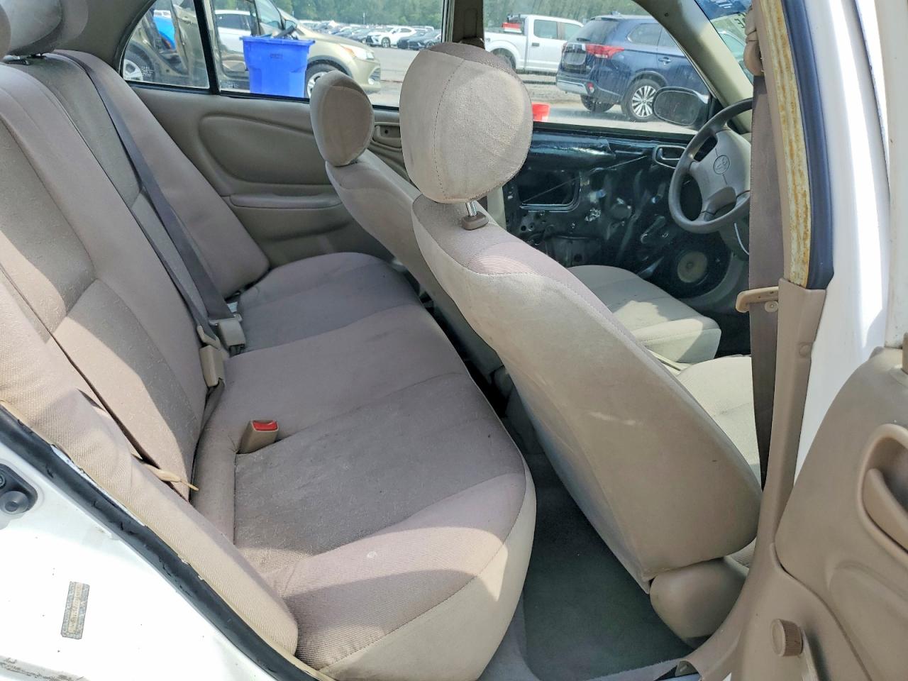 TOYOTA COROLLA 2000 — 11