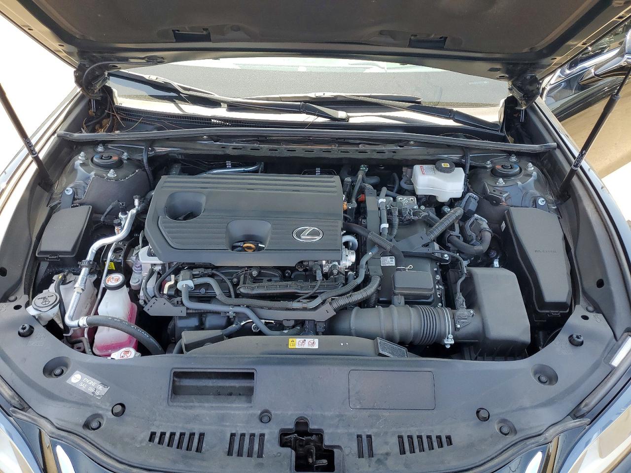 LEXUS ES 300H 2025 — 12