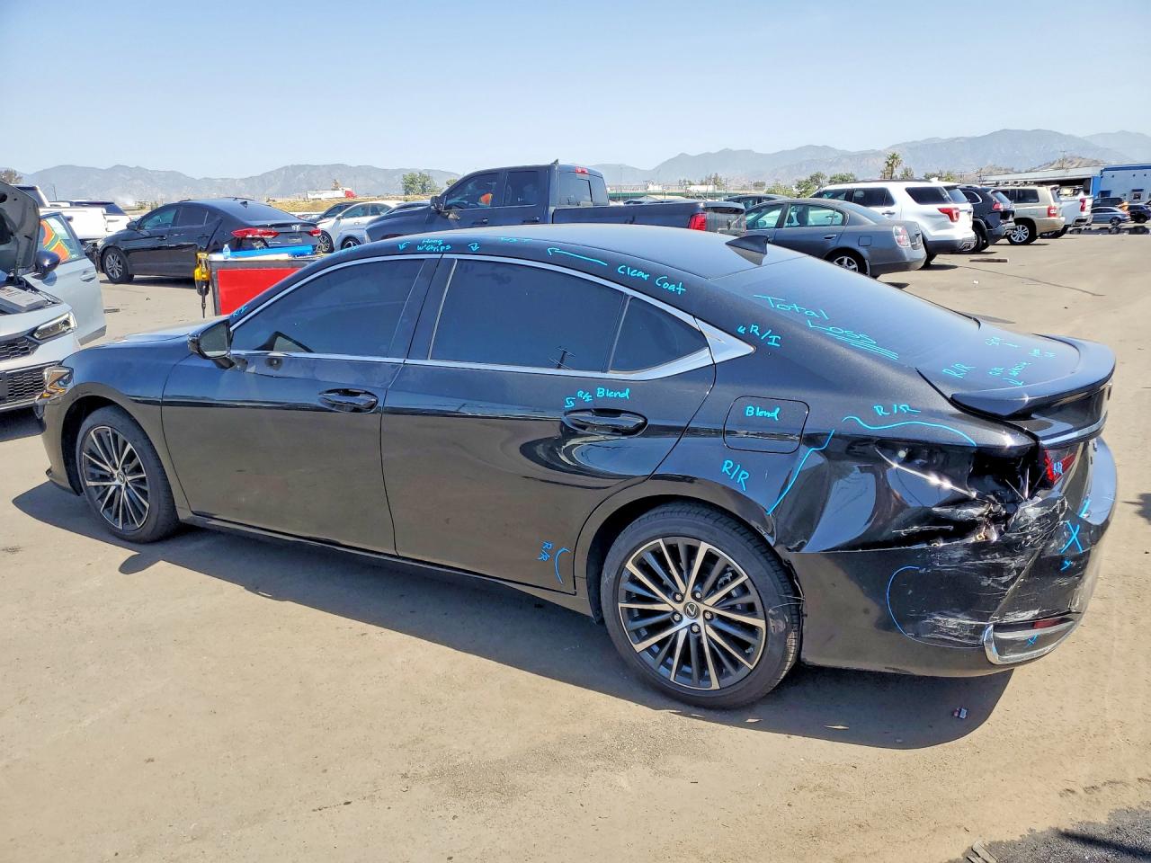 LEXUS ES 300H 2025 — 3