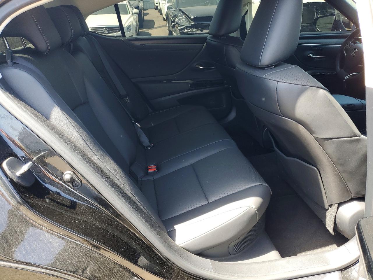 LEXUS ES 300H 2025 — 11
