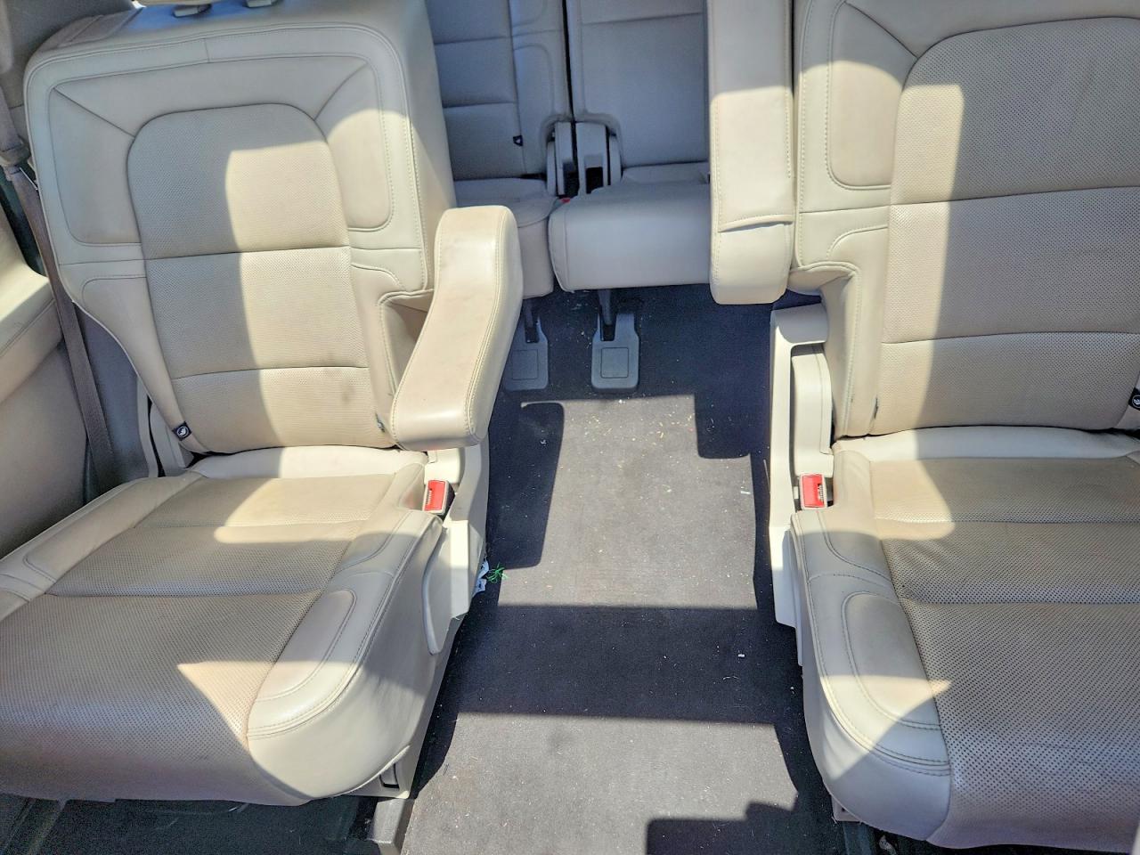 LINCOLN NAVIGATOR 2019 — 11