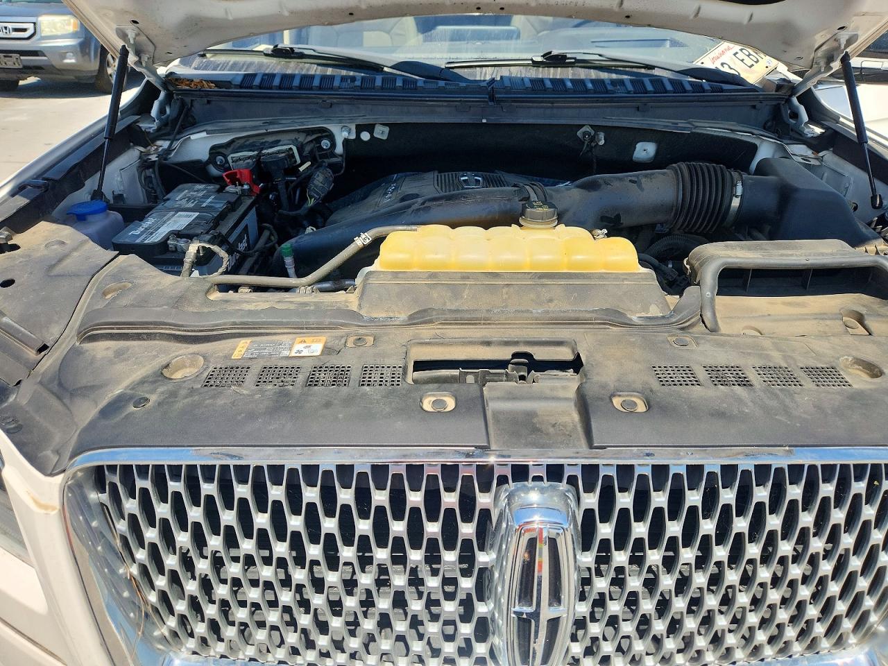 LINCOLN NAVIGATOR 2019 — 13