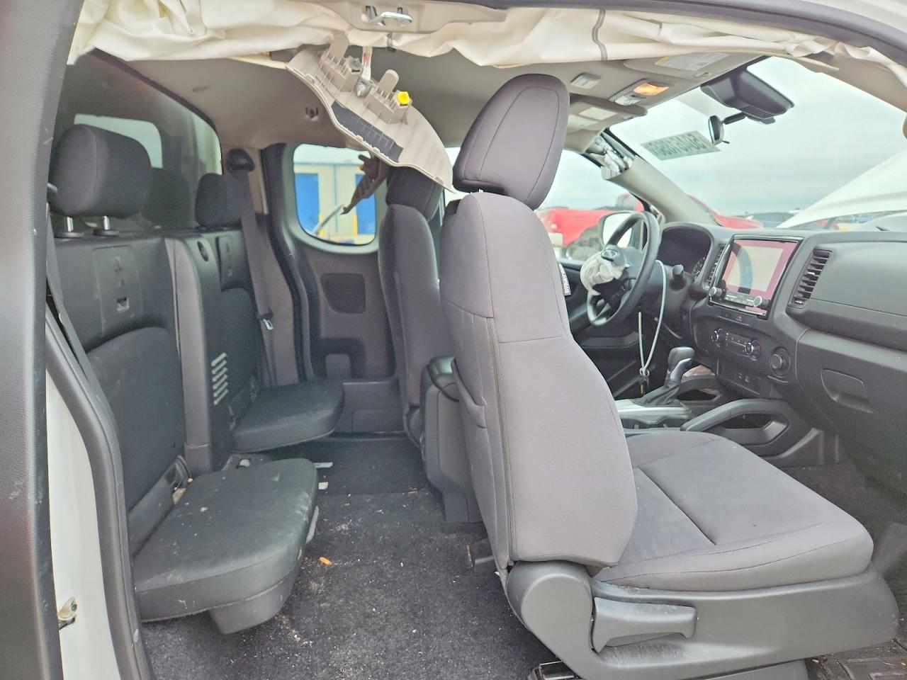 NISSAN FRONTIER 2022 — 11