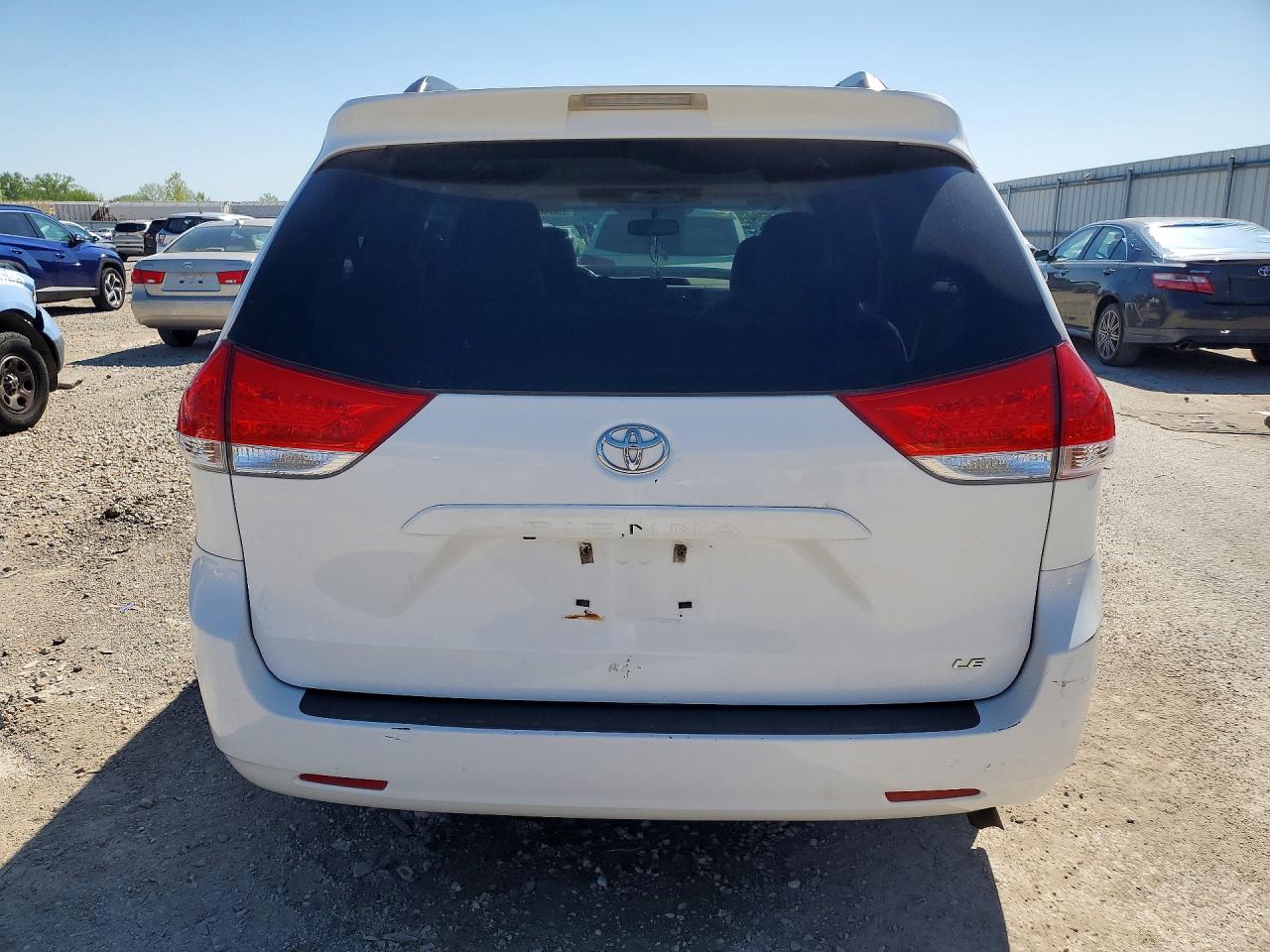 TOYOTA SIENNA 2014 — 7