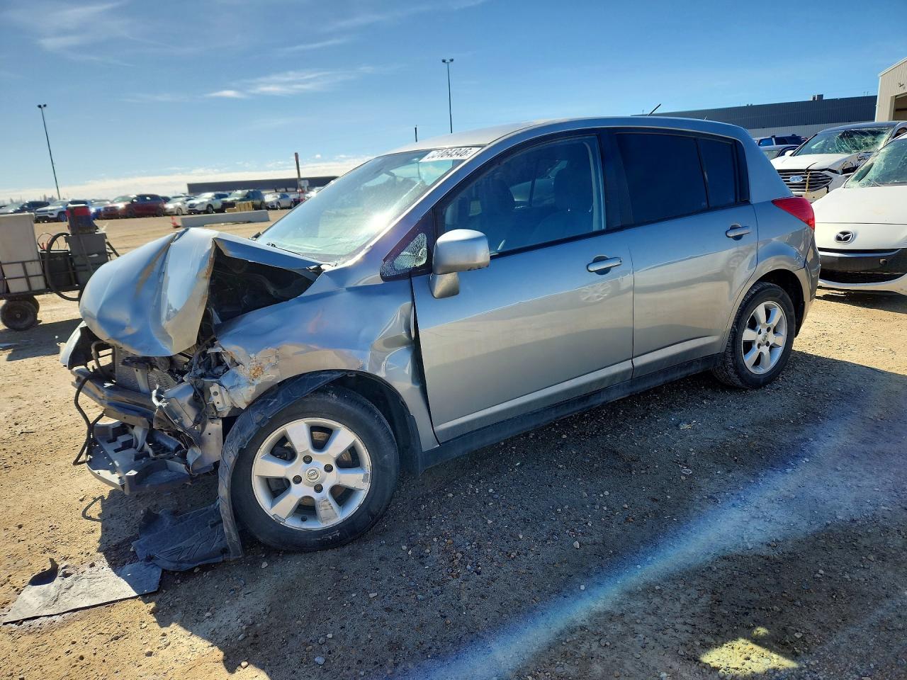 NISSAN VERSA 2011 — 2