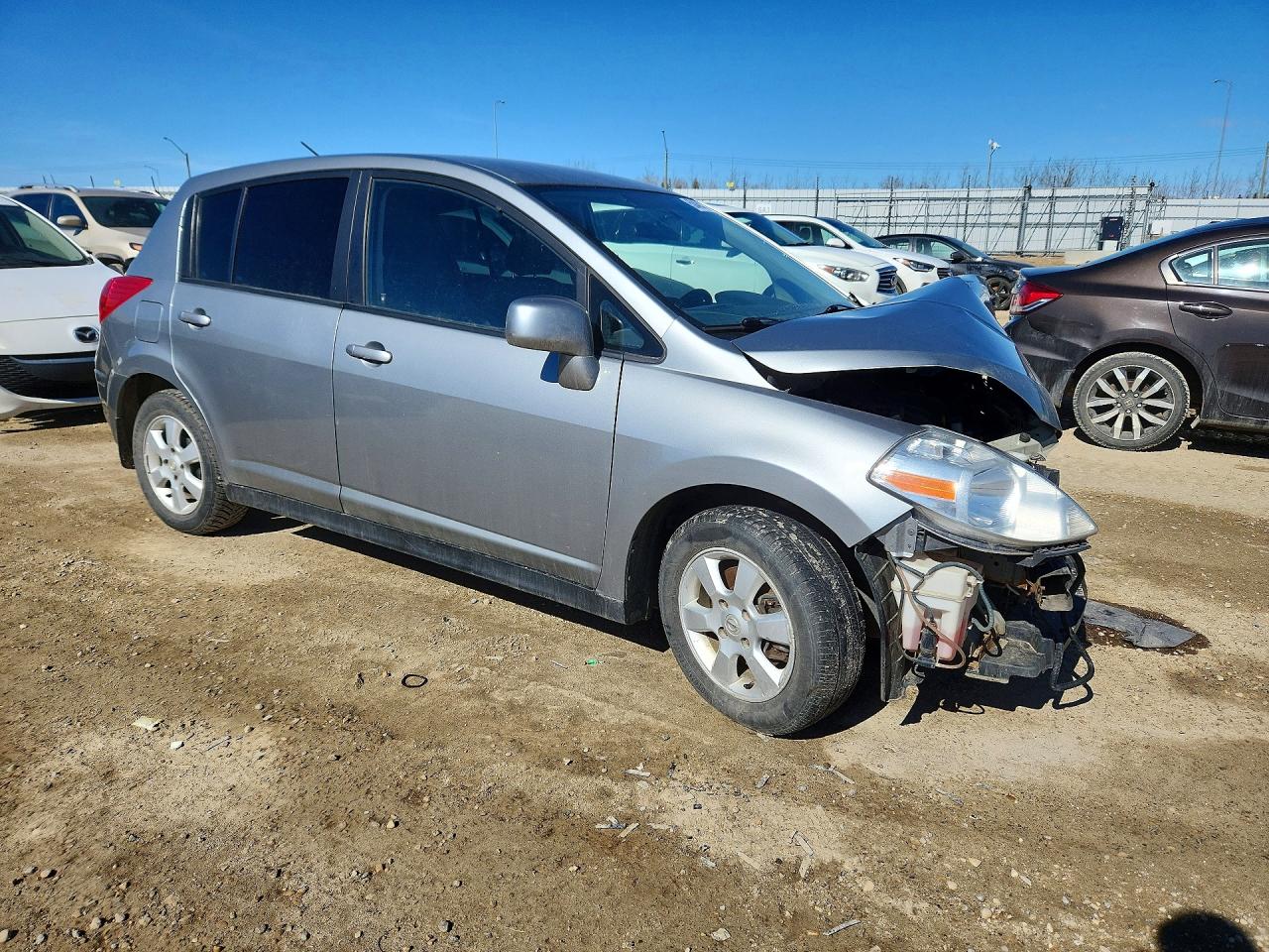 NISSAN VERSA 2011 — 5