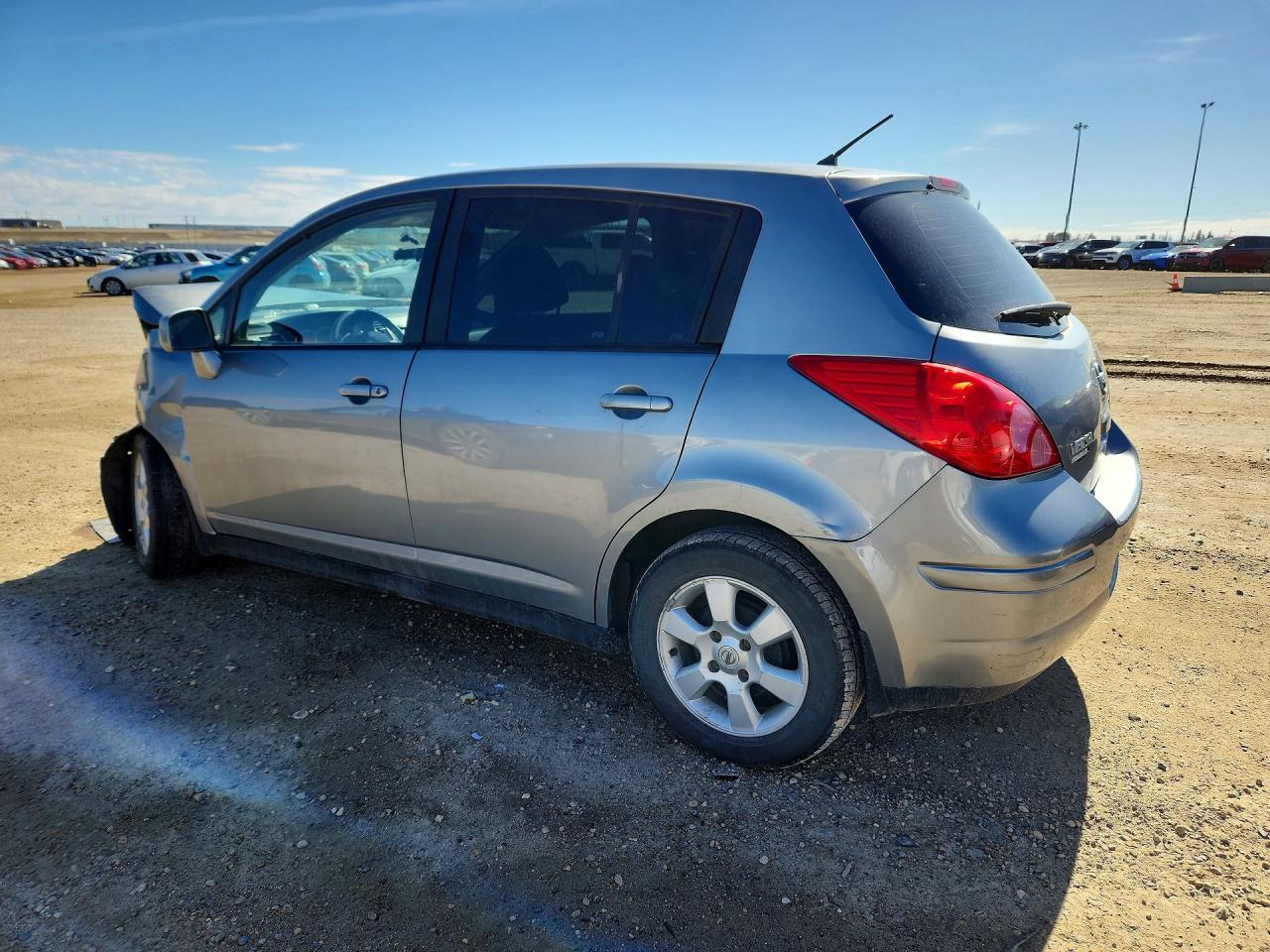 NISSAN VERSA 2011 — 3