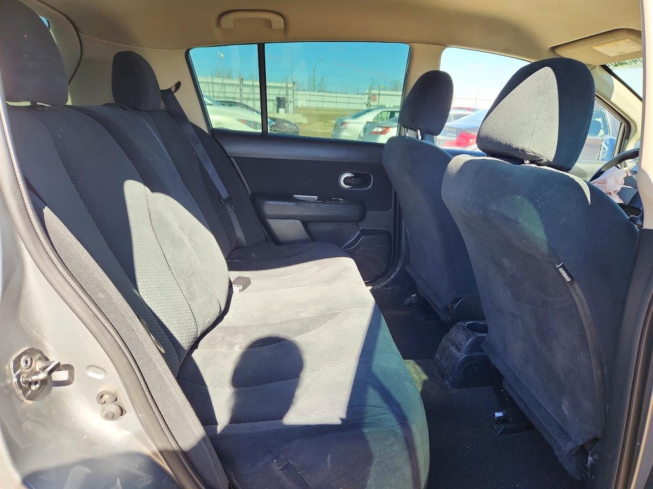 NISSAN VERSA 2011 — 11