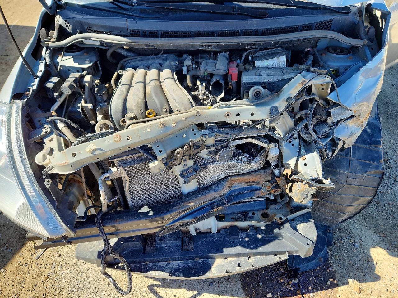 NISSAN VERSA 2011 — 12