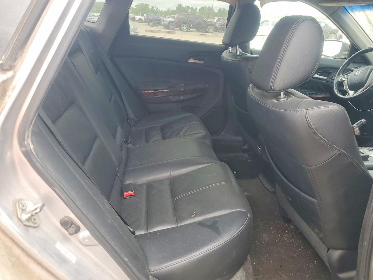 HONDA ACCORD CROSSTOUR 2010 — 11