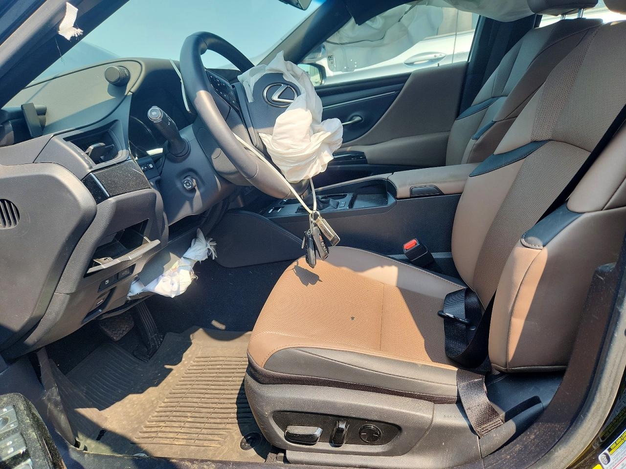 LEXUS ES 300H 2025 — 8