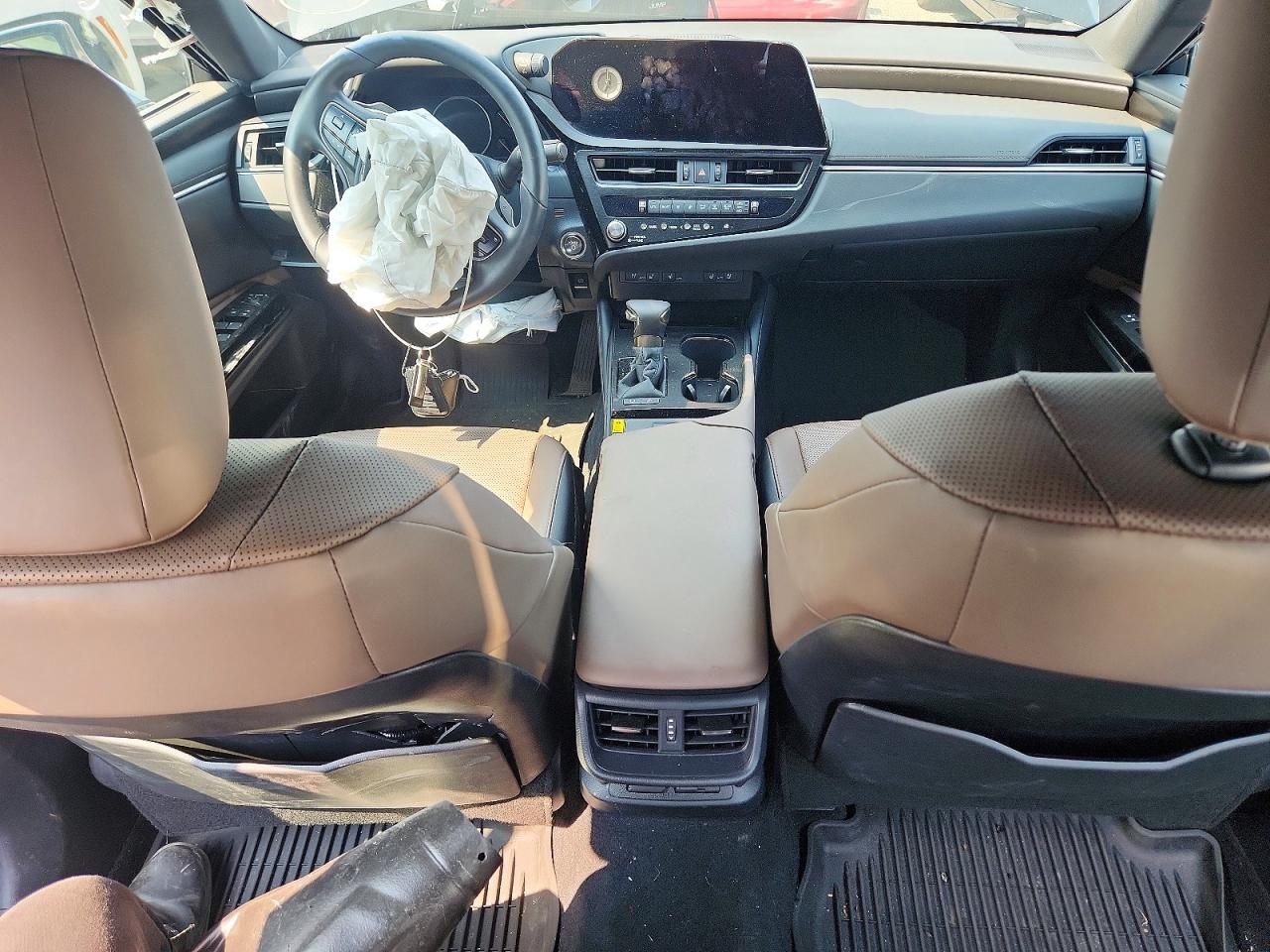 LEXUS ES 300H 2025 — 9
