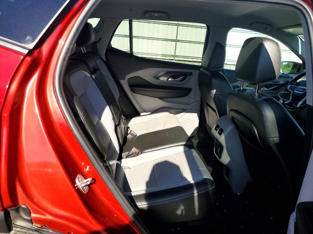 GMC TERRAIN 2023 — 12