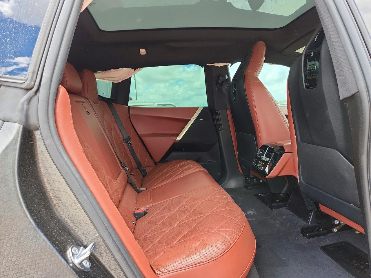 BMW IX 2024 — 12