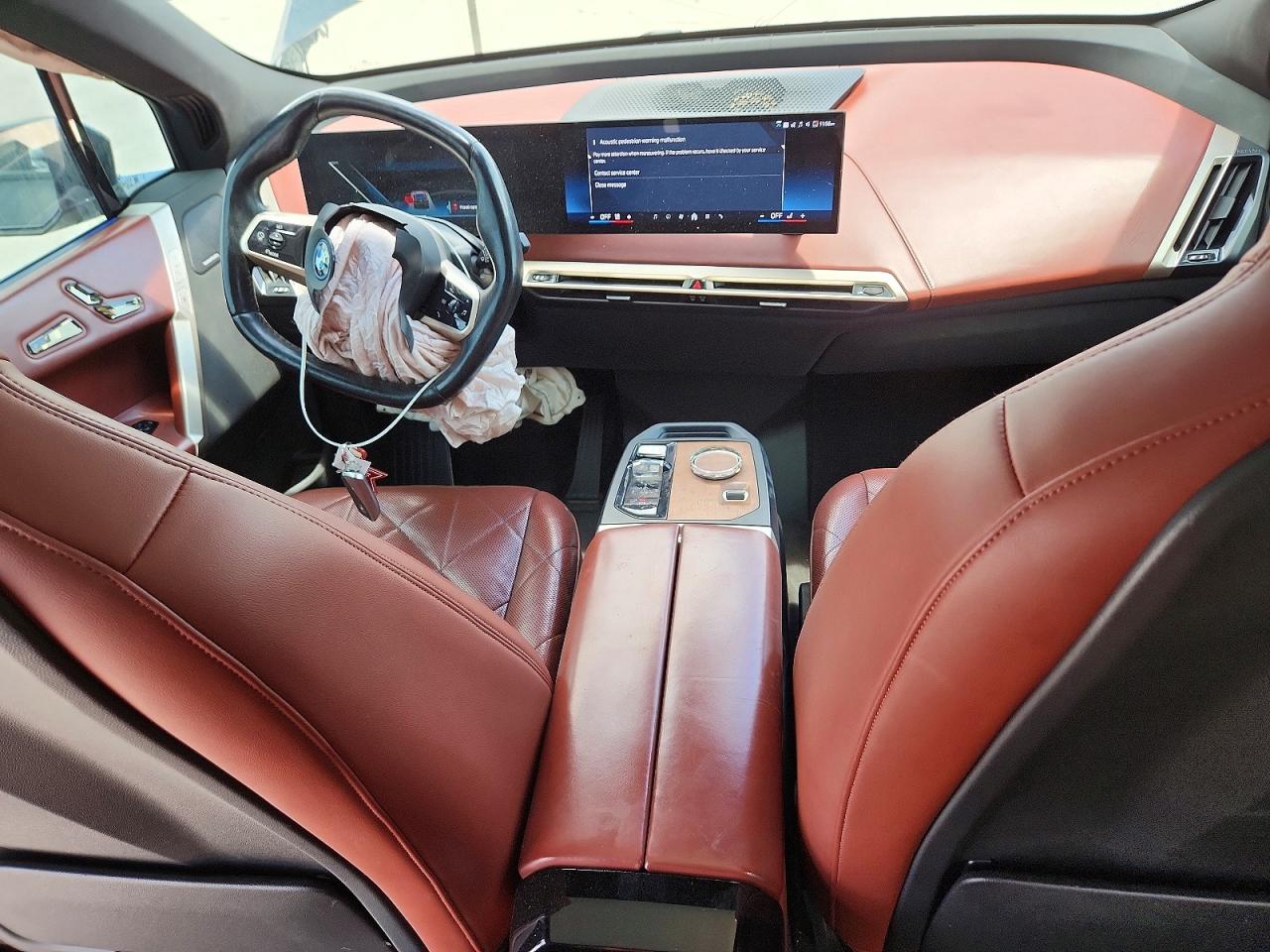 BMW IX 2024 — 9