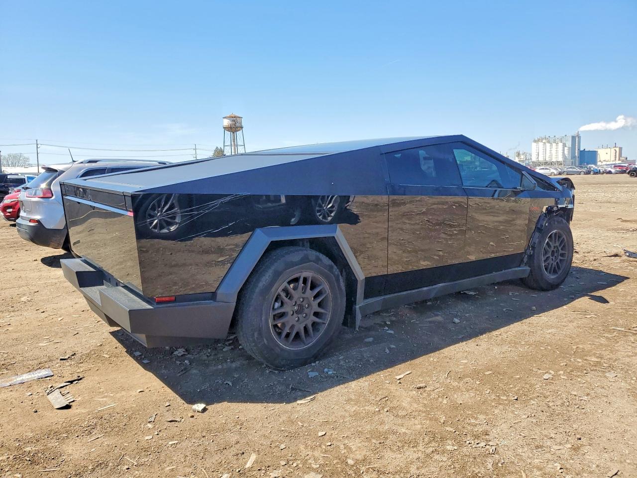 TESLA CYBERTRUCK 2024 — 4