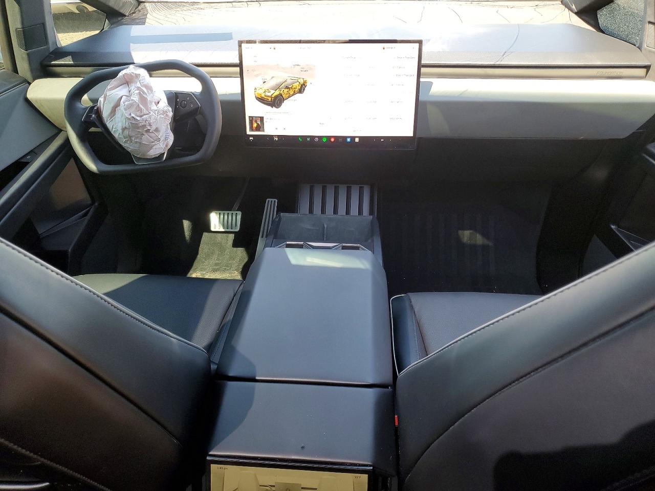 TESLA CYBERTRUCK 2024 — 9