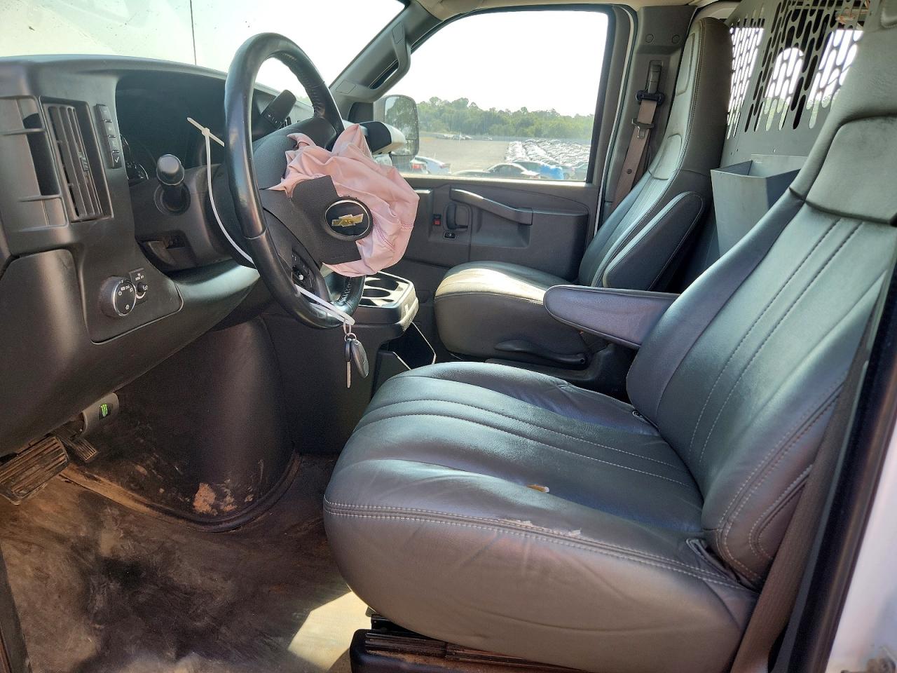CHEVROLET EXPRESS G2500 2020 — 8