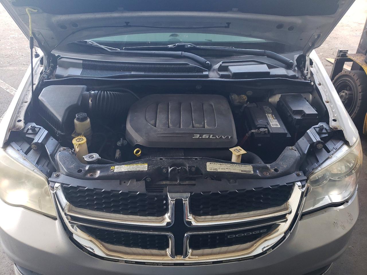 DODGE GRAND CARAVAN 2011 — 13