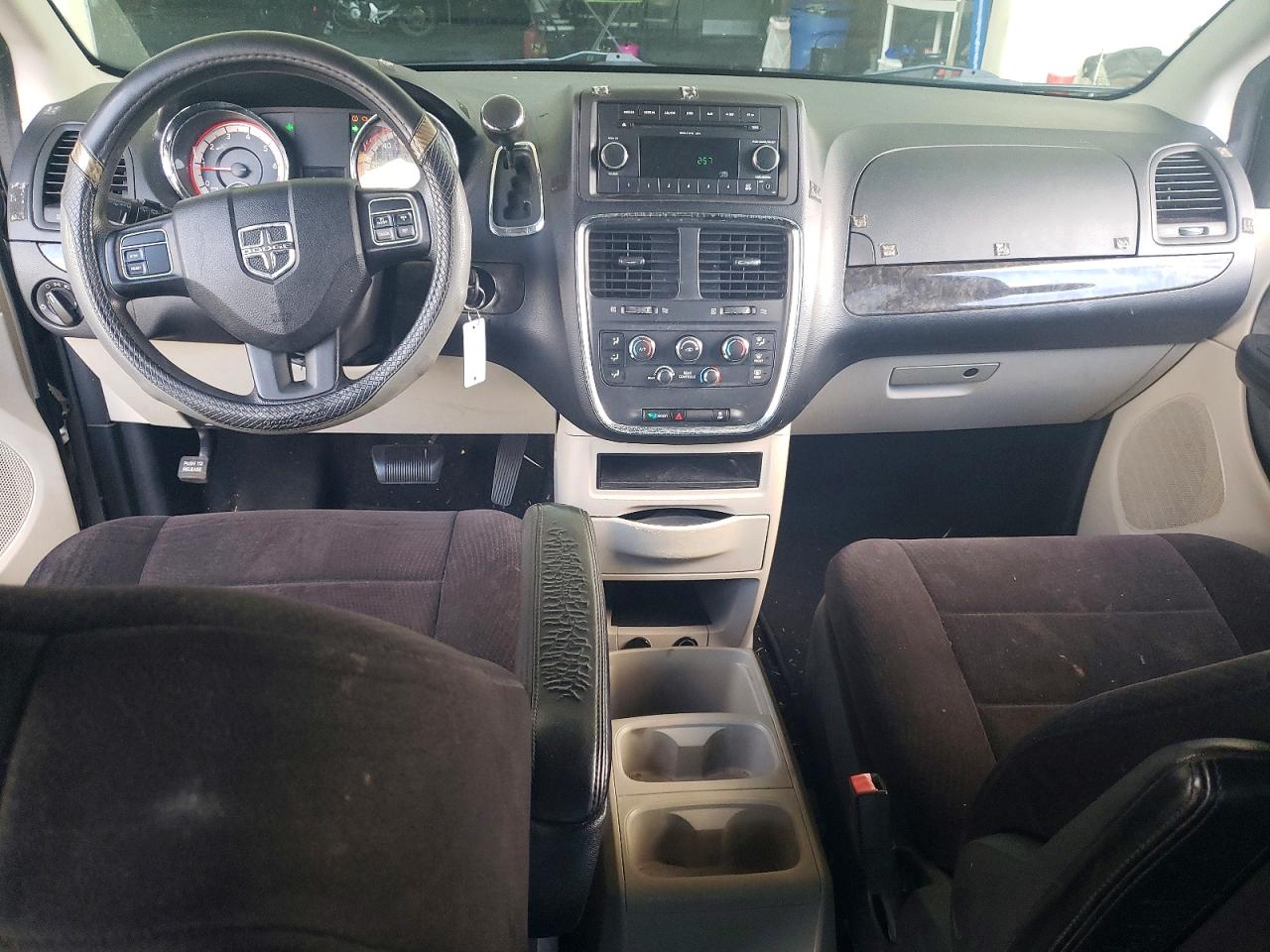 DODGE GRAND CARAVAN 2011 — 9