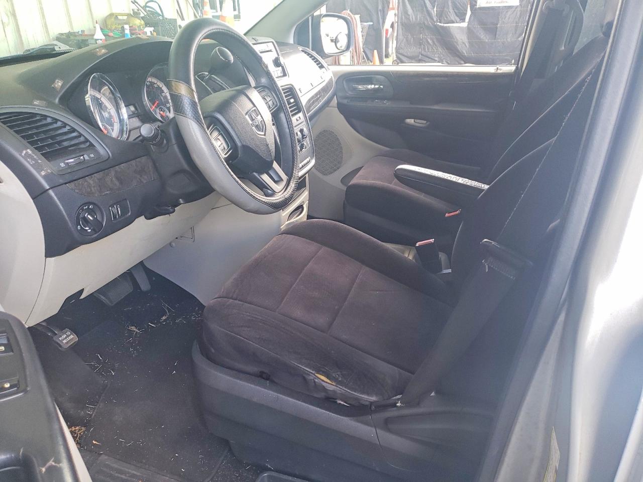 DODGE GRAND CARAVAN 2011 — 8