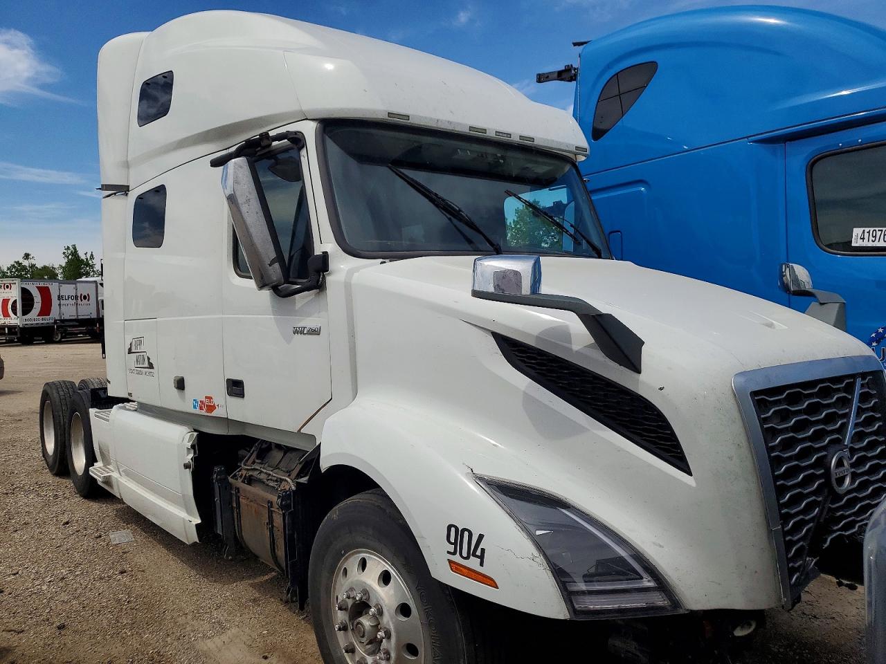 VOLVO VNL 2020 — 2