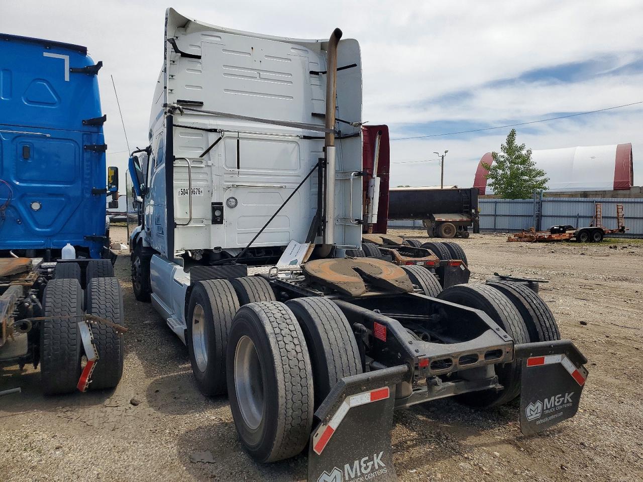 VOLVO VNL 2020 — 4